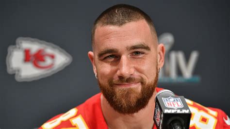 how much does travis kelce weight